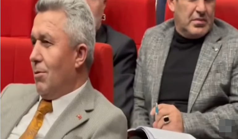 Başkan Ölmez, Kandıra’da çöp tesisi ile ilgili oylamada güldü mü?