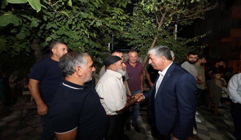 Başkan Ömeroğlu mahalle mahalle geziyor!