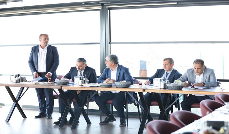 Başkan Ömeroğlu muhtarları dinledi