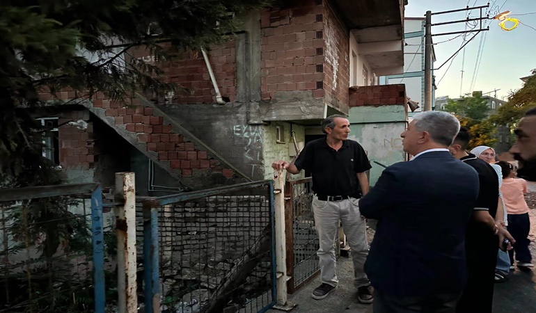 Başkan Ömeroğlu'ndan evi yanan aileye ziyaret
