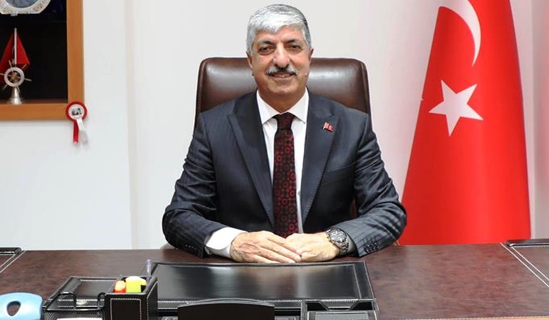 Başkan Ömeroğlu’ndan önce kutlama, sonra davet