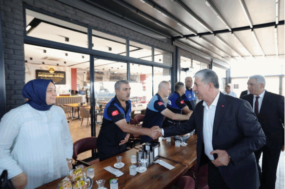 Başkan Ömeroğlu, zabıta memurlarını kahvaltıda ağırladı
