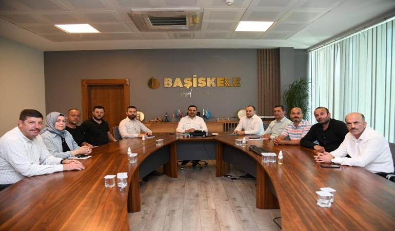 Başkan Özlü’den belediye personeline bayram müjdesi