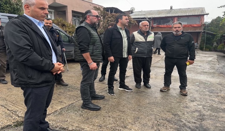 Başkan Özlü’den evleri alev alan aileye ziyaret