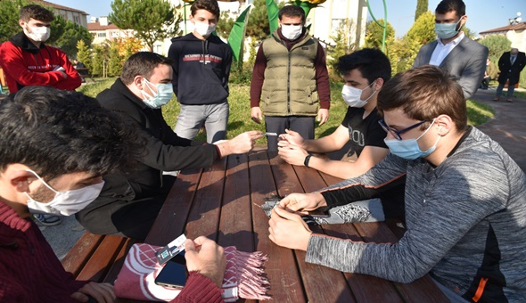 Başkan Özlü'den gençlere özel internet hediyesi