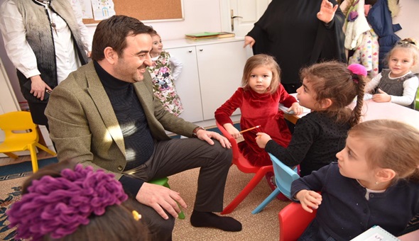 Başkan Özlü minik öğrencilerle buluştu 
