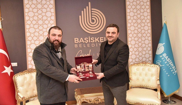 Başkan Özlü şehzade ilan edilen Sultan Abdülhamid’in torununu misafir etti 