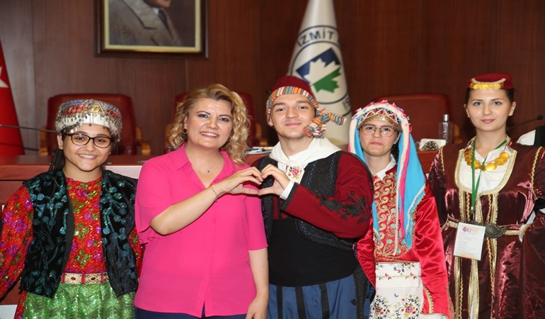 Başkan, Pişmaniye festivali için İzmit’te gelen bando ve halk dansları grup liderlerini ağırladı