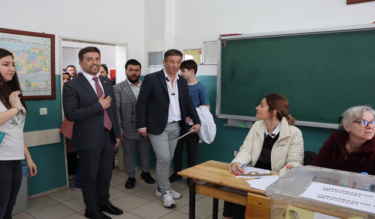 Başkan Sarı’dan ilçelerde okul ziyaretleri