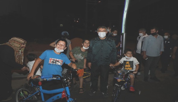 Başkan Şayir’den çocuklara büyük jest