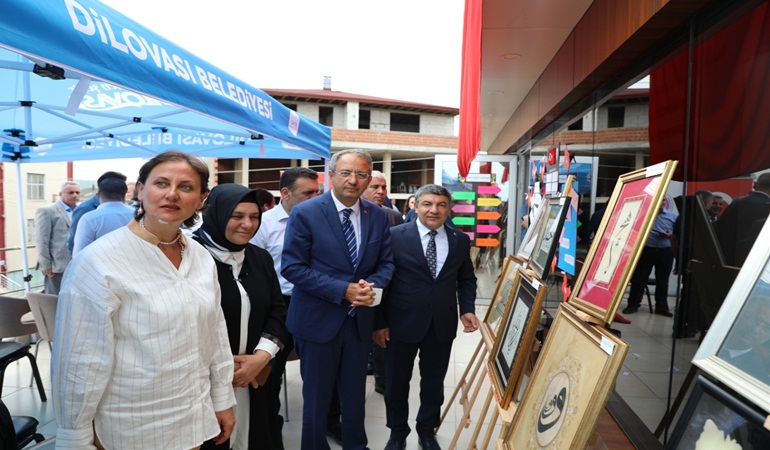 Başkan Şayir, Halk Eğitim Merkezi’nin yılsonu sergisini açtı