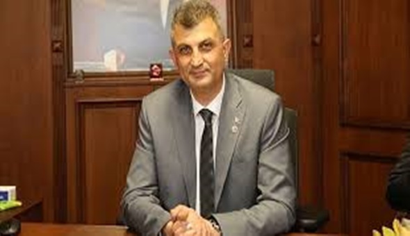 Başkan Sezer Değirmenderesporu tebril etti