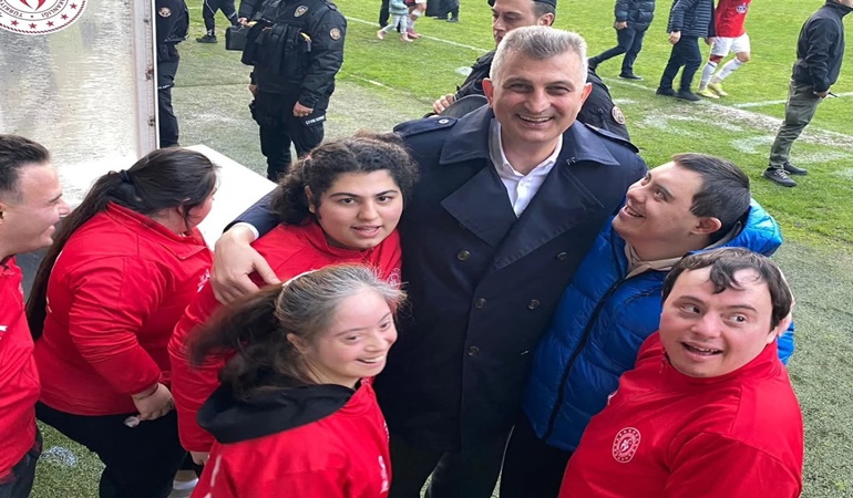 Başkan Sezer engellileri unutmadı