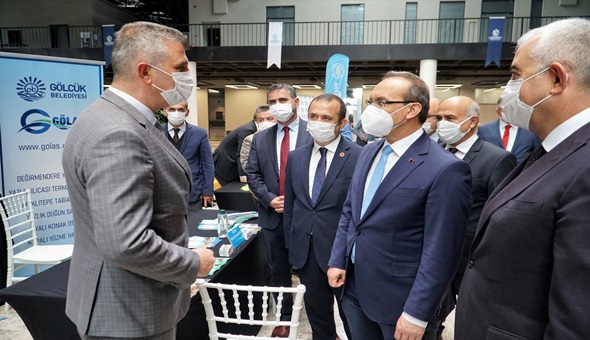 Başkan Sezer Gölcük'ü tanıttı