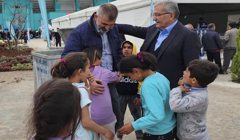 Başkan Sezer Hatay'da çalışmaları yakından takip ediyor 