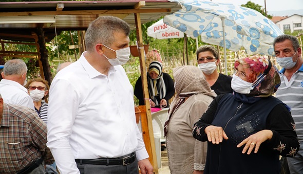 Başkan Sezer hobi bahçelerinde emeklilerle buluştu