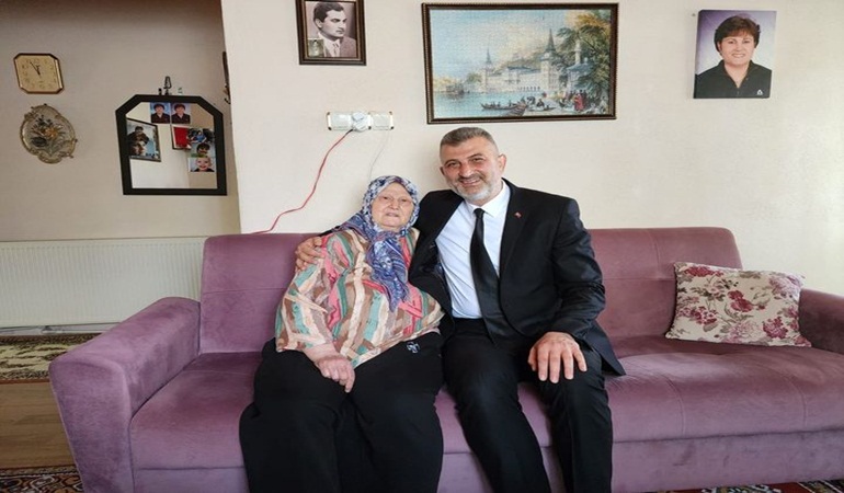 Başkan Sezer’in Anneler Günü mesajı