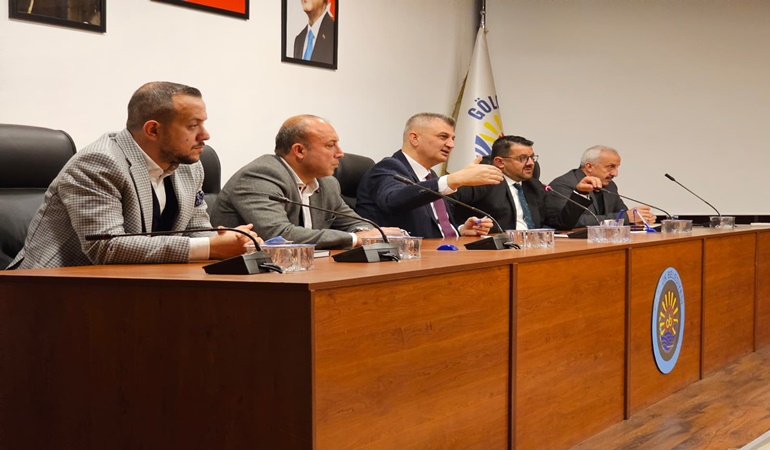 Başkan Sezer muhtarları dinledi