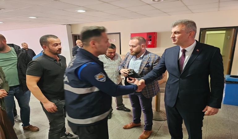 Başkan Sezer personeli ile bayramlaştı