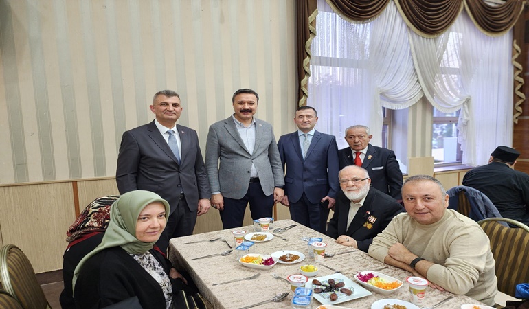 Başkan Sezer, şehit ve gazi aileleri ile iftar sofrasında buluştu