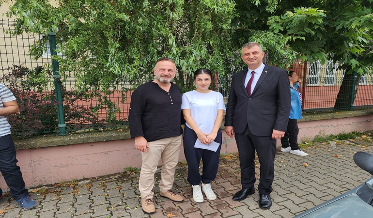 Başkan Sezer sınava giren öğrencilere başarılar diledi