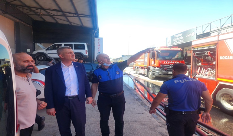 Başkan Sezer soluğu yangın noktasında aldı