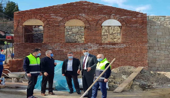 Başkan Sezer tarihi Gonca surlarını inceledi