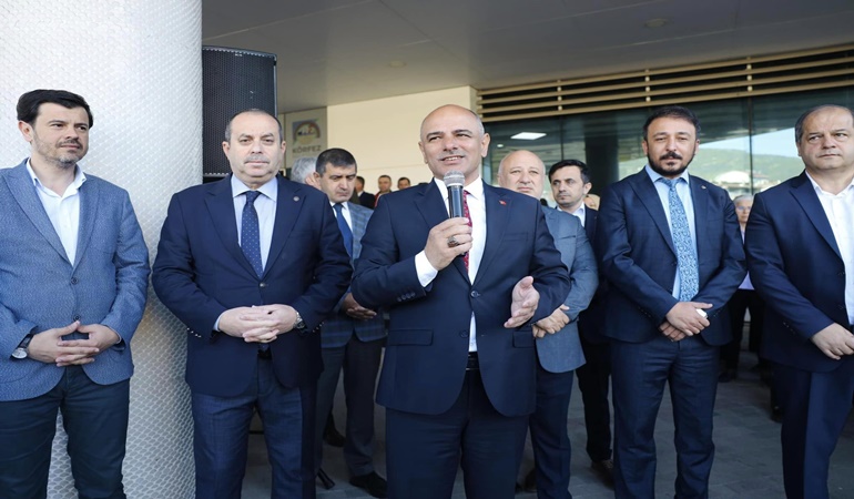 Başkan Söğüt’e çiçekli karşılama