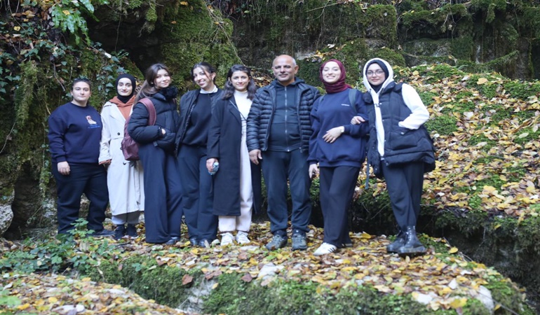 Başkan Söğüt, gençlerle doğada yürüdü