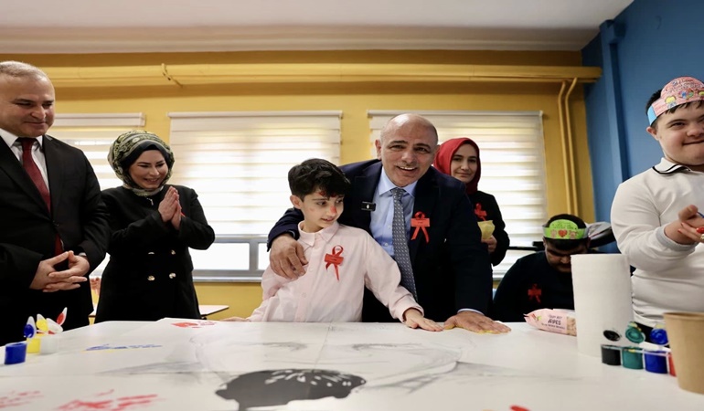 Başkan Söğüt özel gereksinimli öğrencilerle bir araya geldi