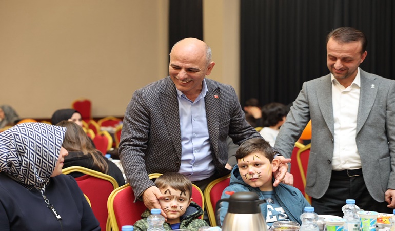 Başkan Söğüt’ten yetim çocuklara: Sizler bize Allah’ın emanetisiniz