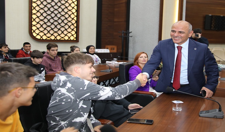 Başkan Söğüt, yabancı öğrencileri ağırladı