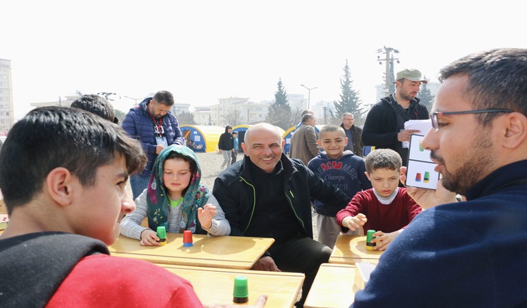 Başkan Söğüt: Yeter ki çocuklarımızın yüzü gülsün