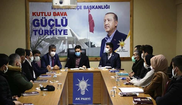 Başkan Turan, AKP’li kadınlar ve gençlerle bir araya geldi