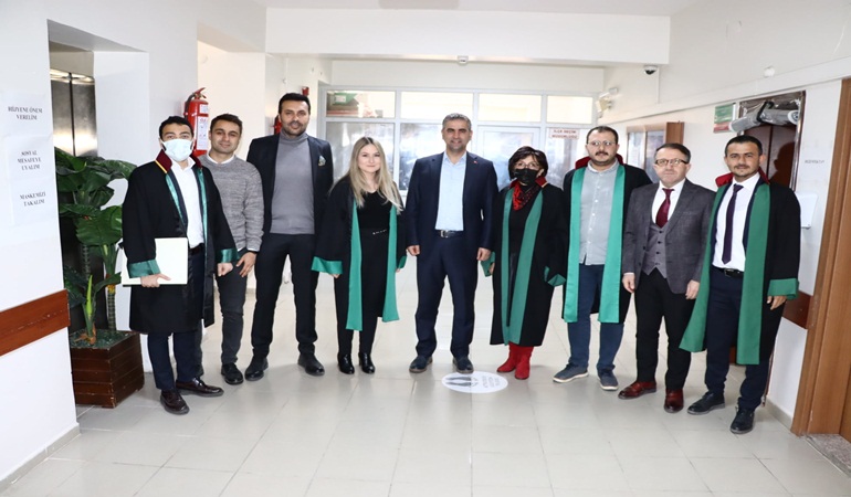 Başkan Turan Avukatlar gününü kutladı