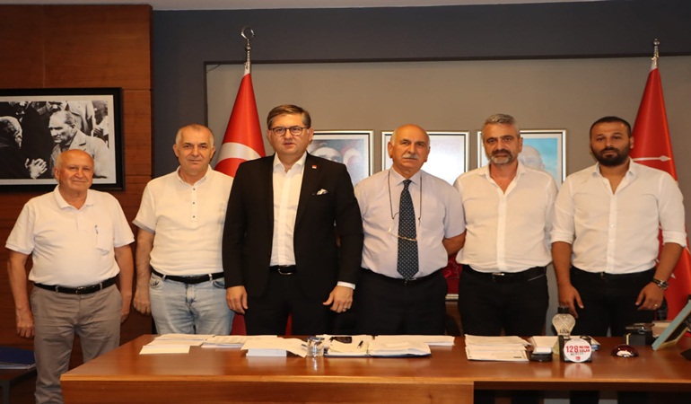 Başkan Yıldızlı Derince için adaylık düşünen isimleri bir araya getirdi