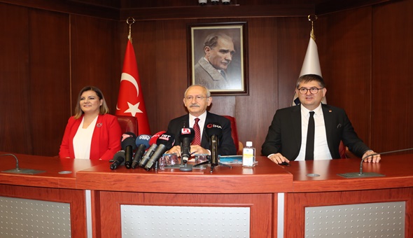 Başkan Yıldızlı, Tahir Büyükakın’a sert çıktı