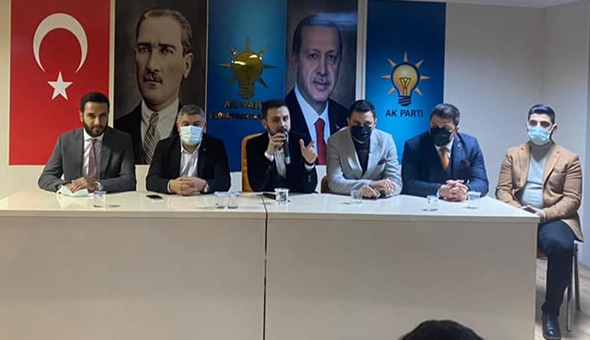 Başkanlar ilk defa oy kullanacak gençlerle buluştu