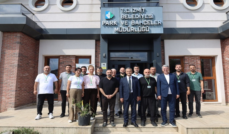 Başkanvekili Lütfü Obuz güne Park ve Bahçeler Müdürlüğü ziyareti ile başladı