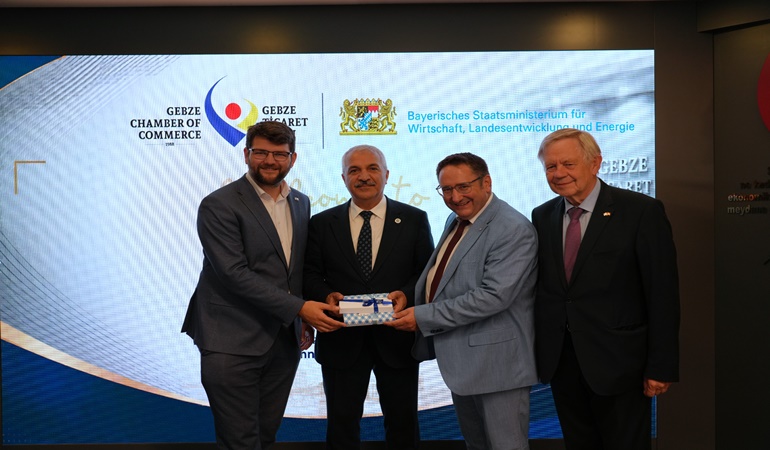 Bavyeralı firma temsilcisi ile GTO üyeleri arasında ikili iş görüşmeleri