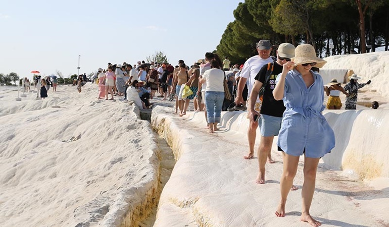 Bayram tatili öncesi turizm sektöründe hareketlilik