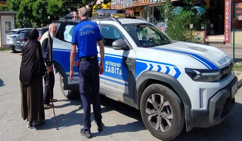 Belçika’dan gelen yaşlı çifti yolda bırakmadılar