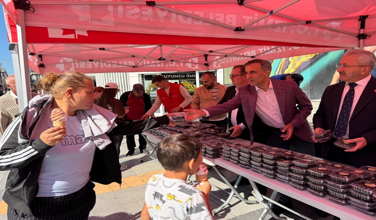 Belediyenin yetiştirdiği aronyalar vatandaşa ücretsiz dağıtıldı