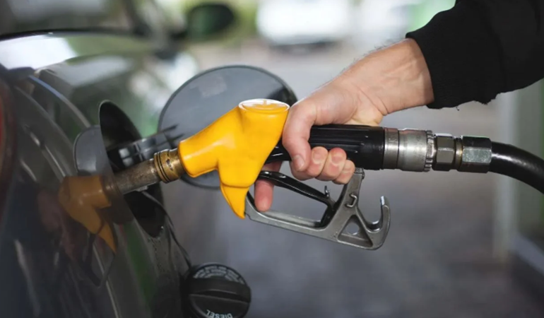 Benzin ve motorine dev zam