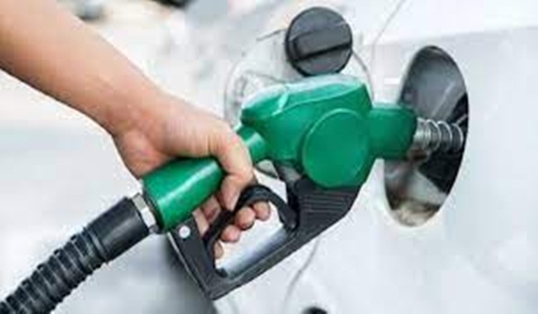 Benzine yine zam geliyor