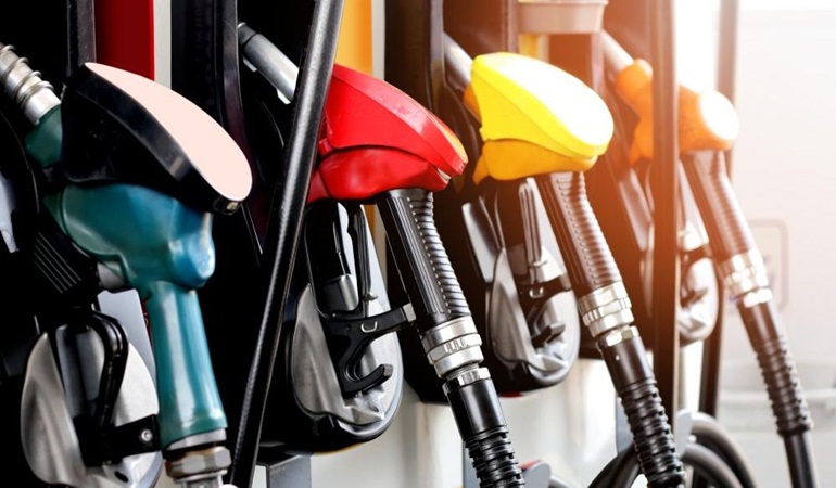 Benzine yine zam geliyor