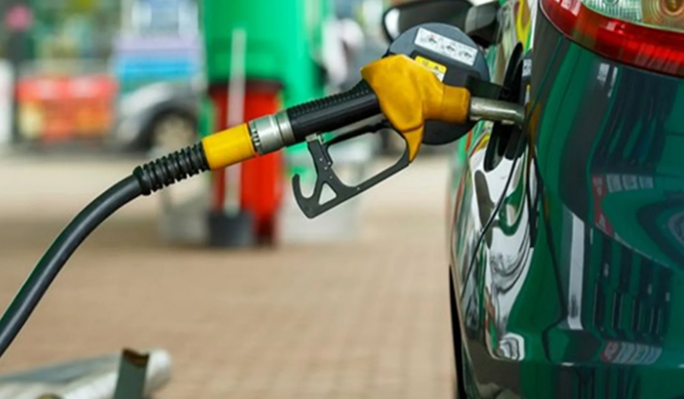 Benzine yine zam geliyor