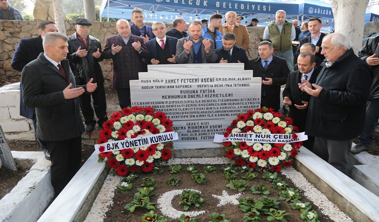 Beşiktaş Kulübü 6. Başkanı Aşeni Gölcük'te kabri başında anıldı
