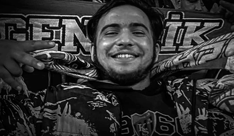 Beşiktaş maçında tribünden düşen o taraftar hayatını kaybetti