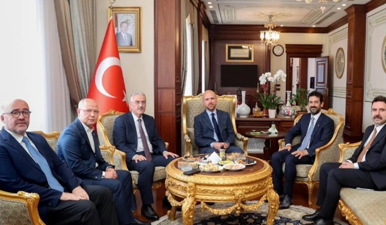 Bilal Erdoğan valinin koltuğuna oturdu